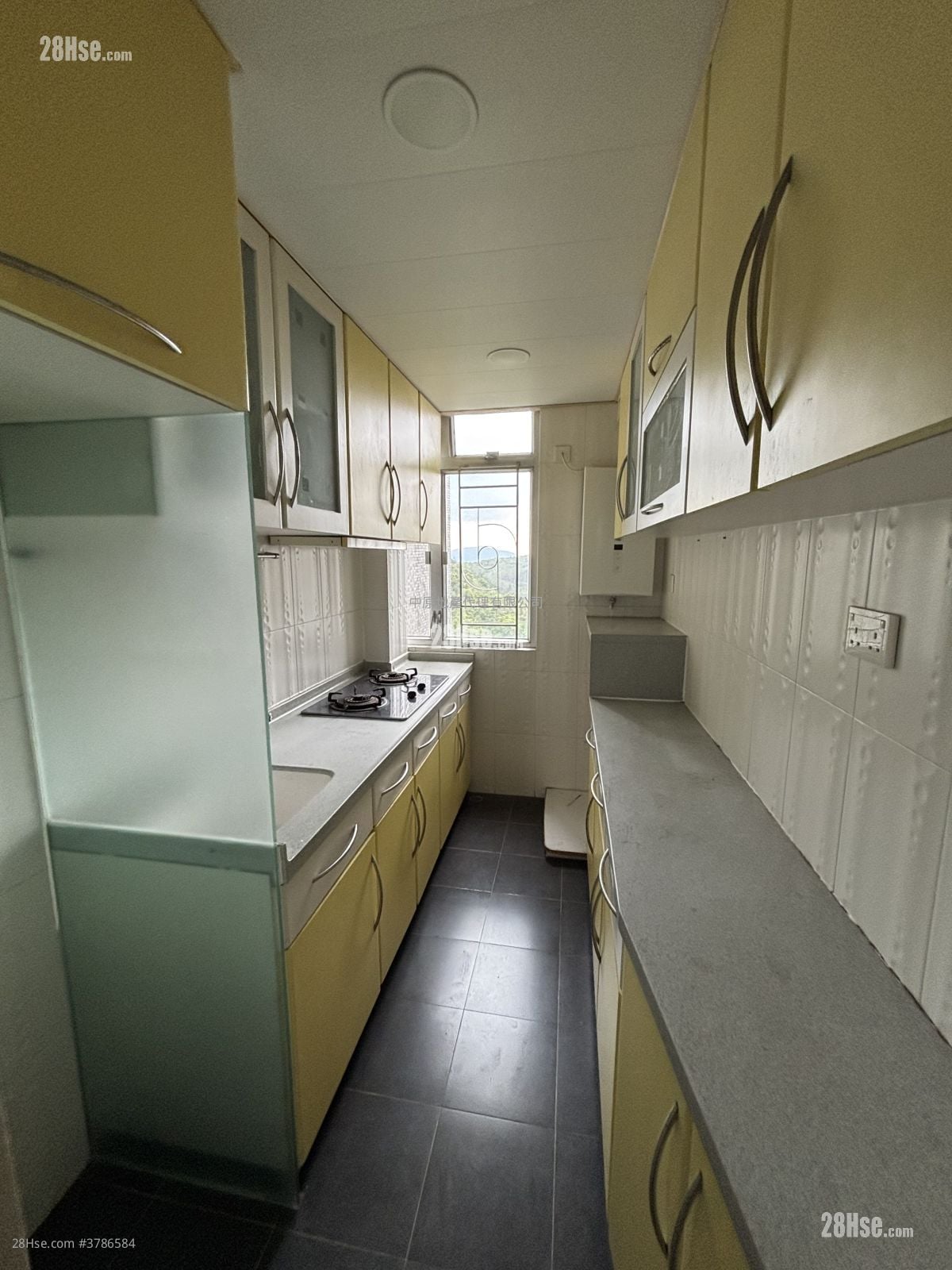 Ching Wah Court Sell 3 Bedrooms , 1 Bathroom 645 ft²