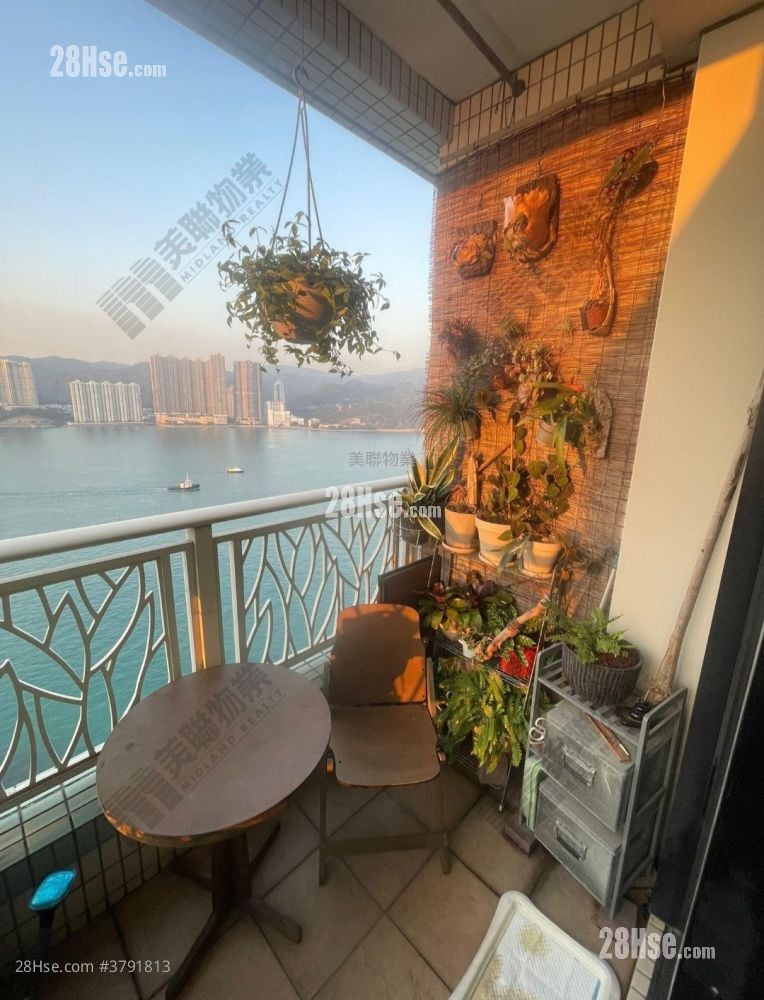 Park Island Sell 3 Bedrooms , 2 Bathrooms 837 ft²