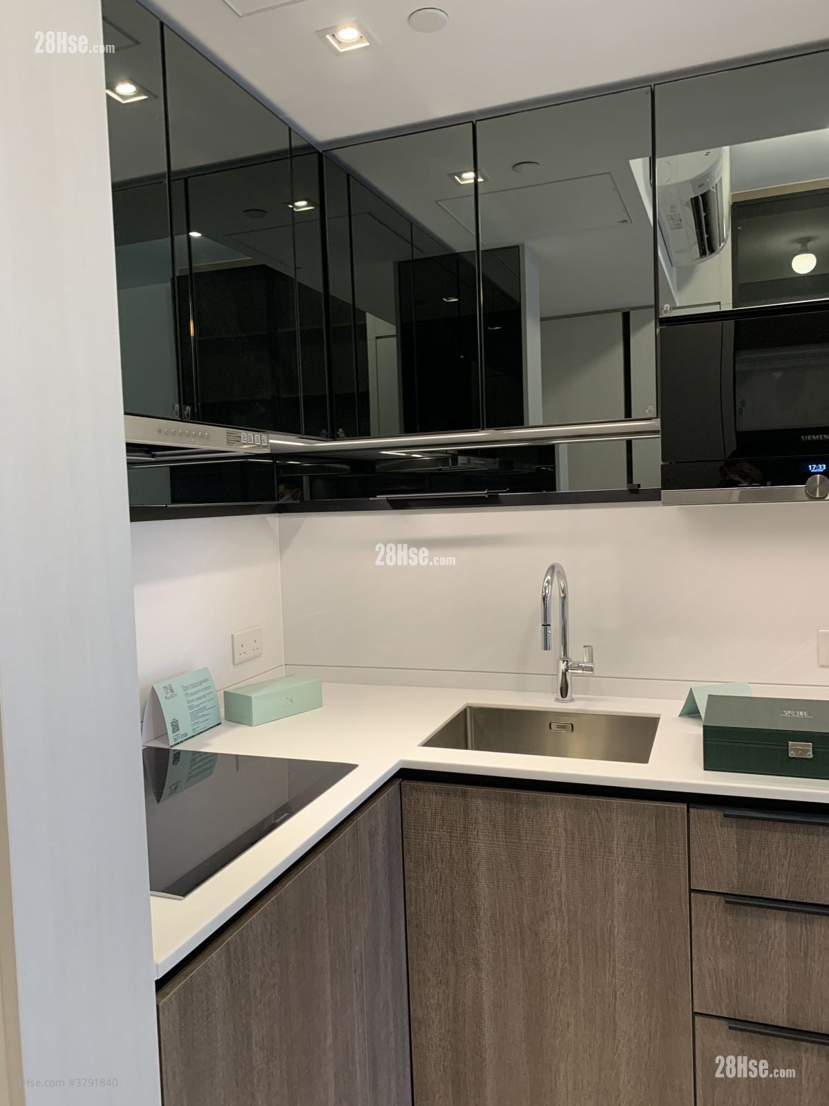 云滙 租盘 340 平方尺