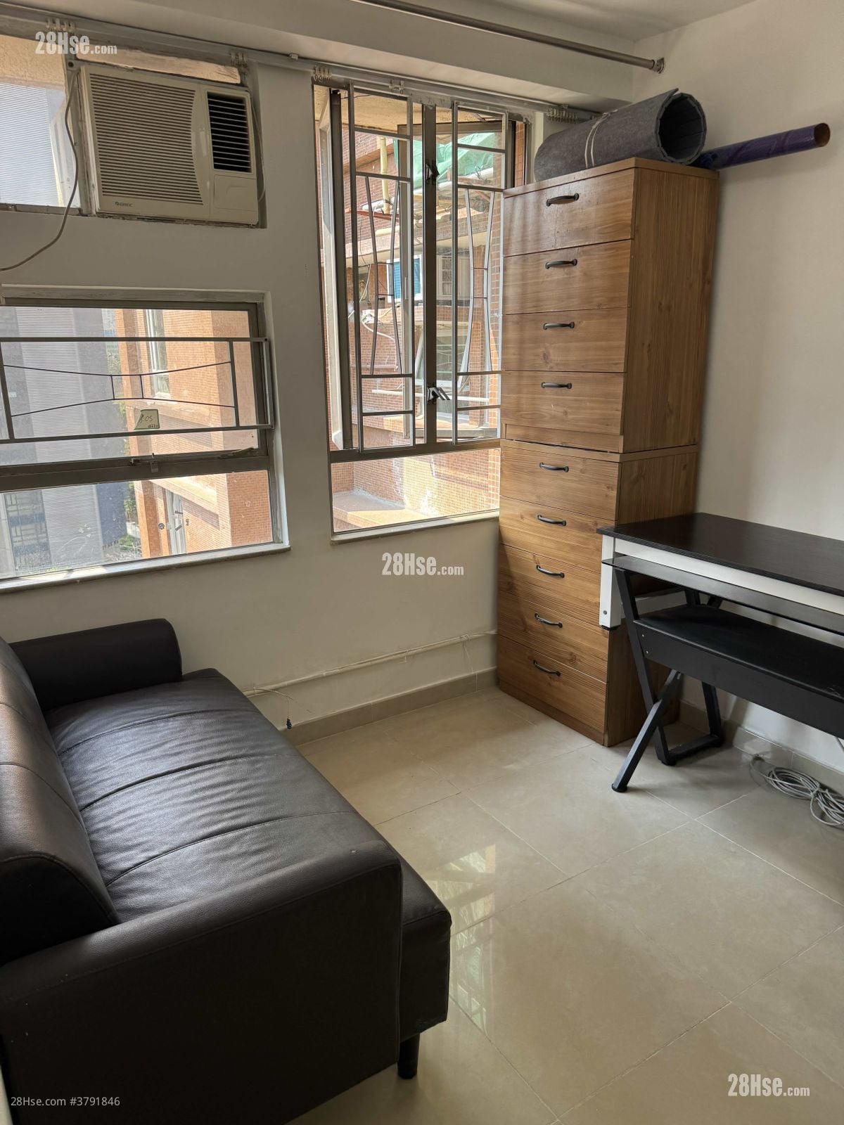Siu Hong Court Rental 2 Bedrooms , 1 Bathroom 404 ft²