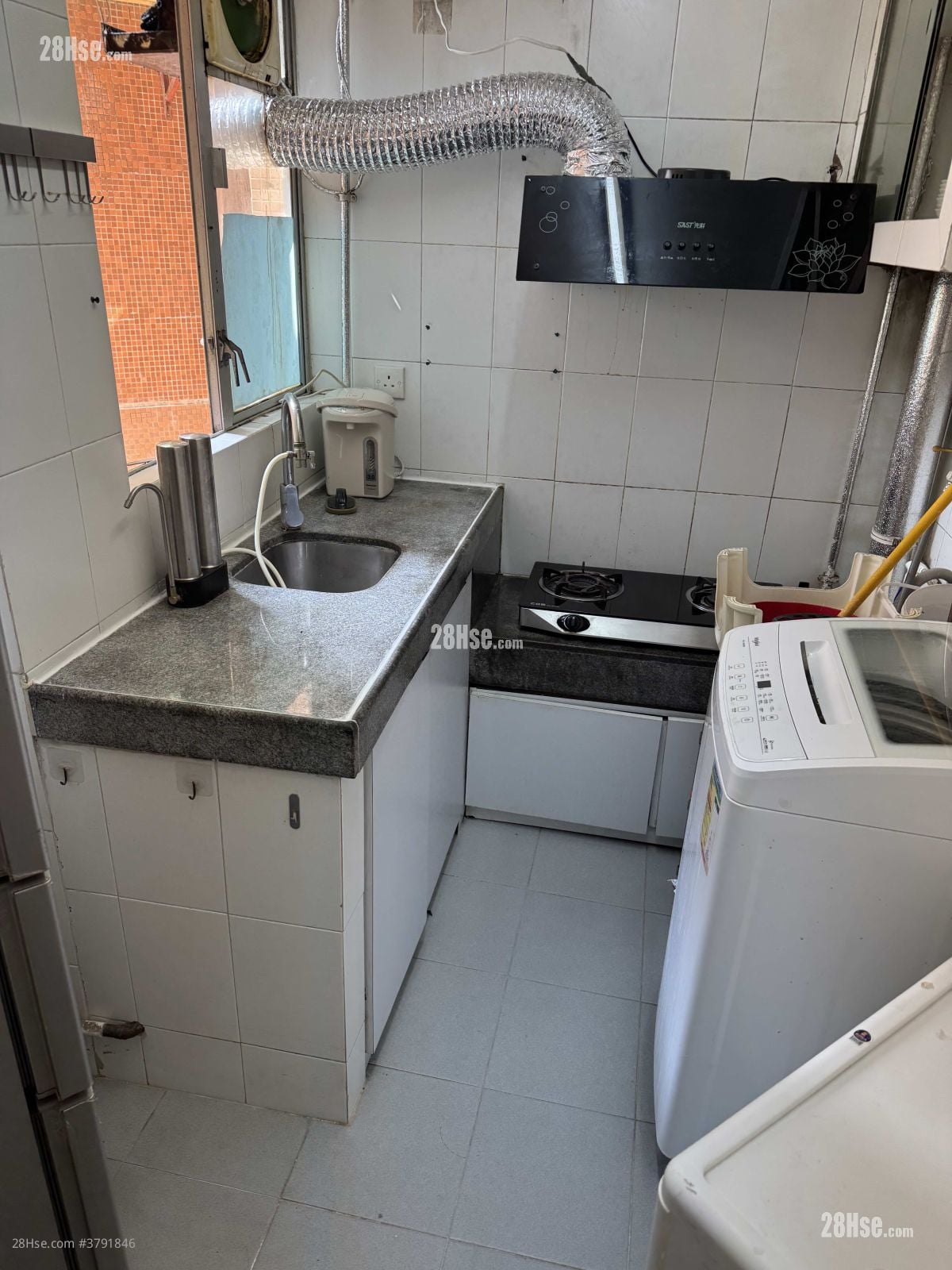 Siu Hong Court Rental 2 Bedrooms , 1 Bathroom 404 ft²