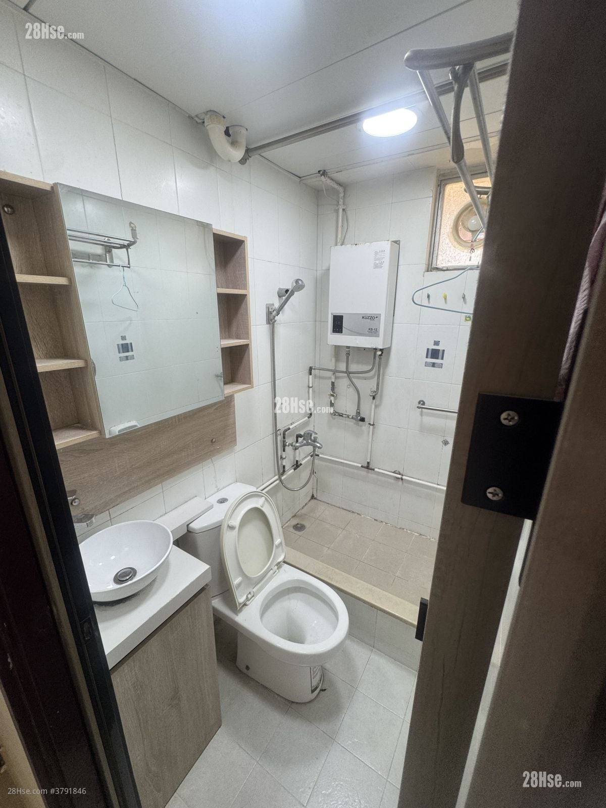 Siu Hong Court Rental 2 Bedrooms , 1 Bathroom 404 ft²