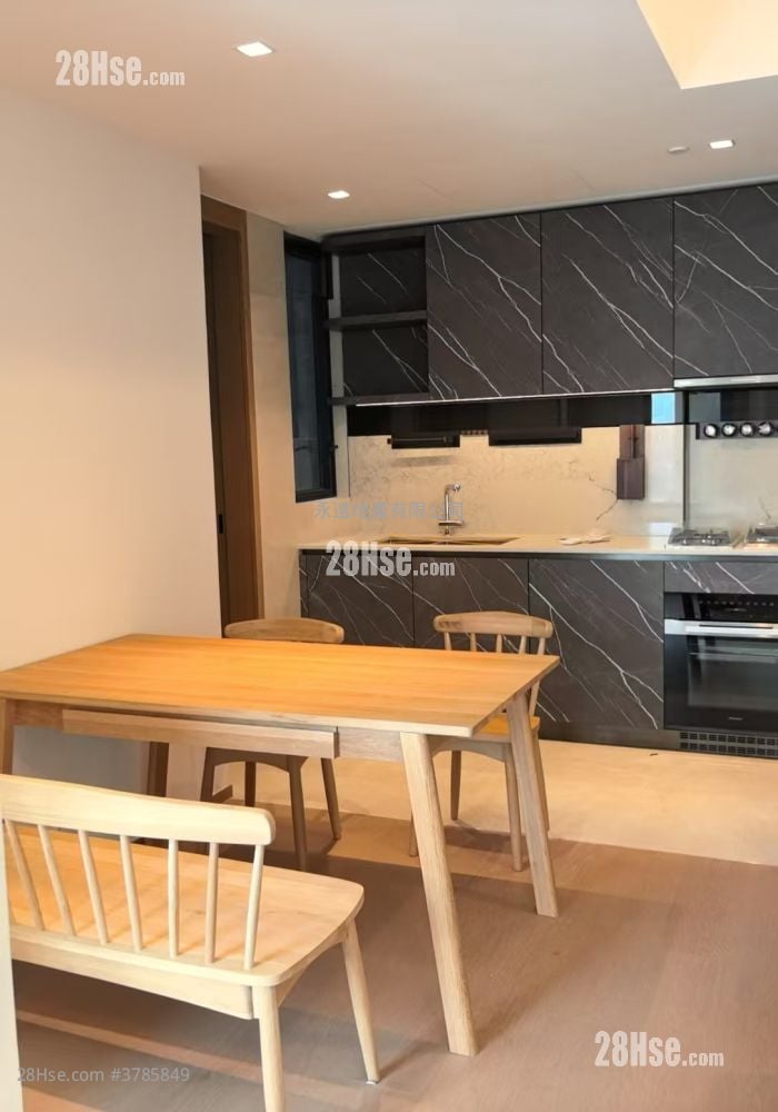 Onmantin Rental 3 Bedrooms , 3 Bathrooms 757 ft²