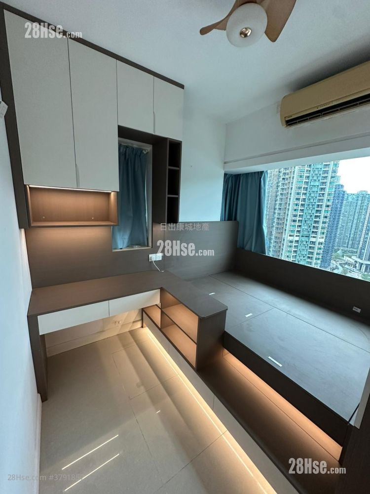 Le Prestige Rental 4 Bedrooms , 3 Bathrooms 975 ft²