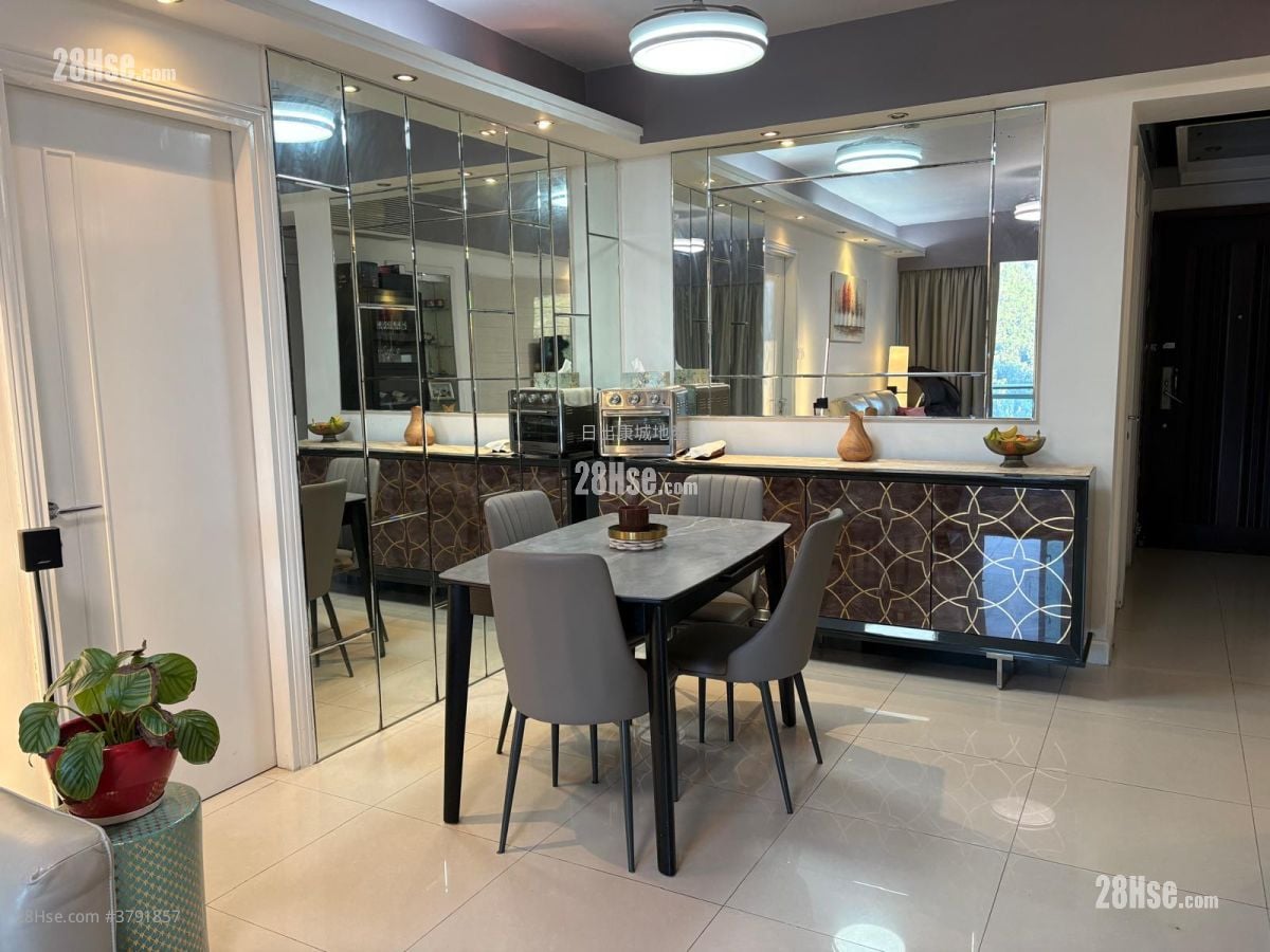 Le Prestige Rental 4 Bedrooms , 3 Bathrooms 975 ft²