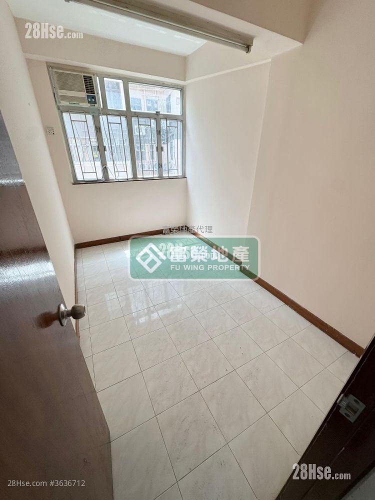 Yuen King Building Sell 2 Bedrooms , 1 Bathroom 474 ft²