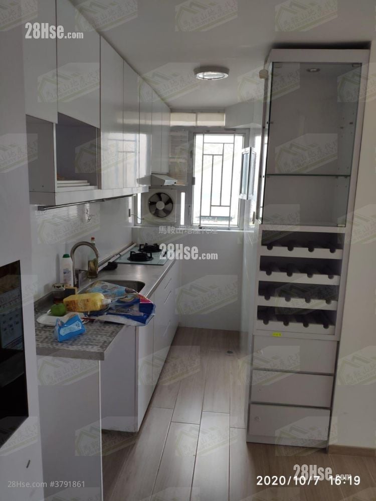 Fung Shing Court Rental 2 Bedrooms , 1 Bathroom 490 ft²