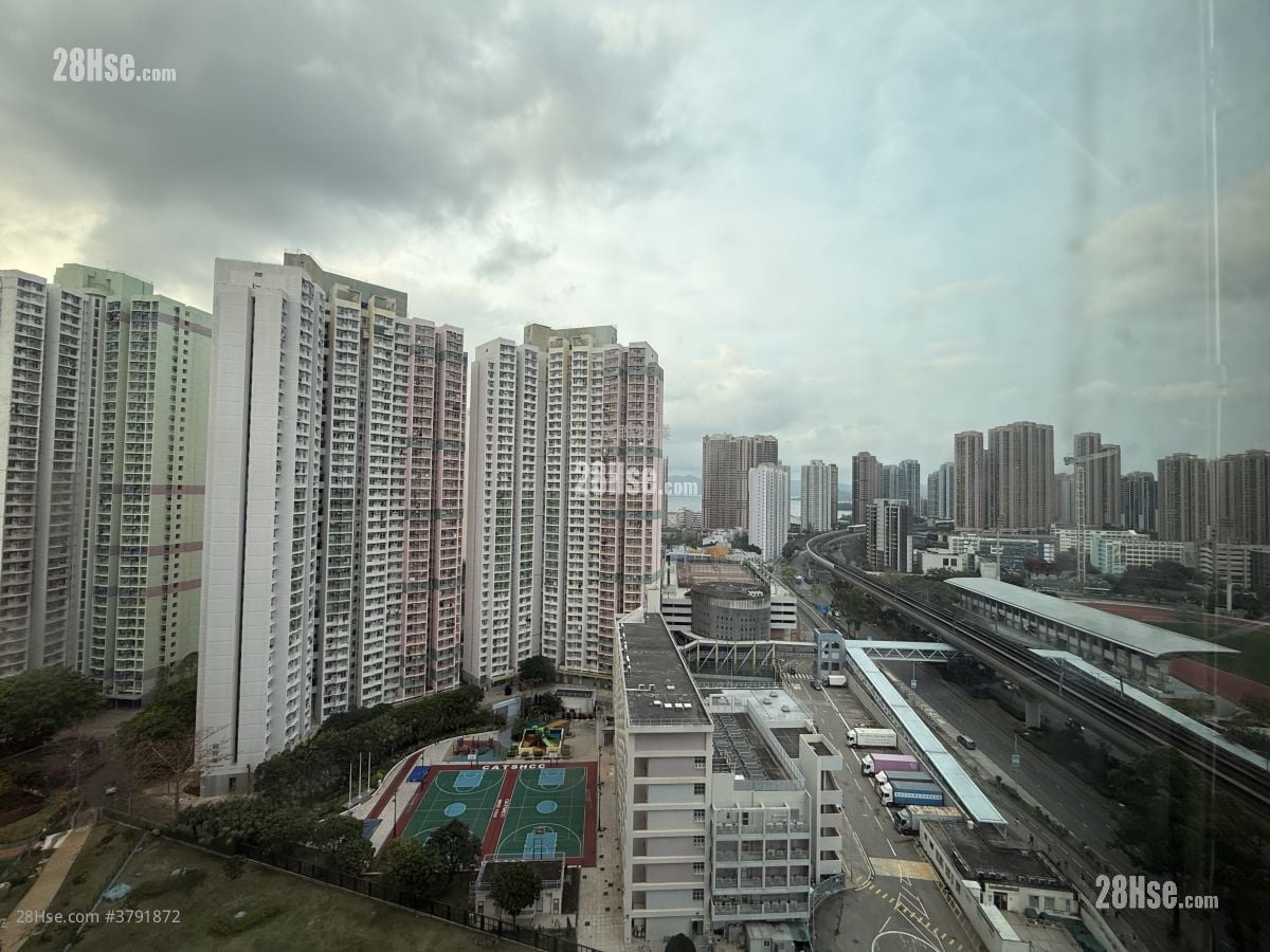 Vista Paradiso Sell 3 Bedrooms , 2 Bathrooms 733 ft²