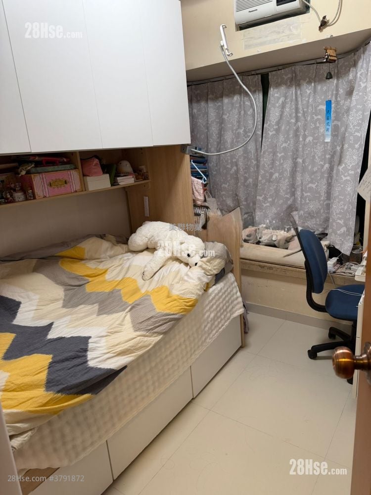 Vista Paradiso Sell 3 Bedrooms , 2 Bathrooms 733 ft²