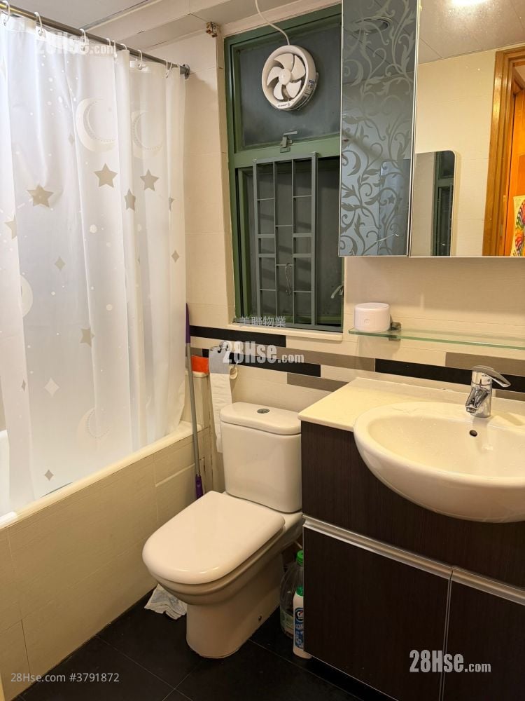 Vista Paradiso Sell 3 Bedrooms , 2 Bathrooms 733 ft²