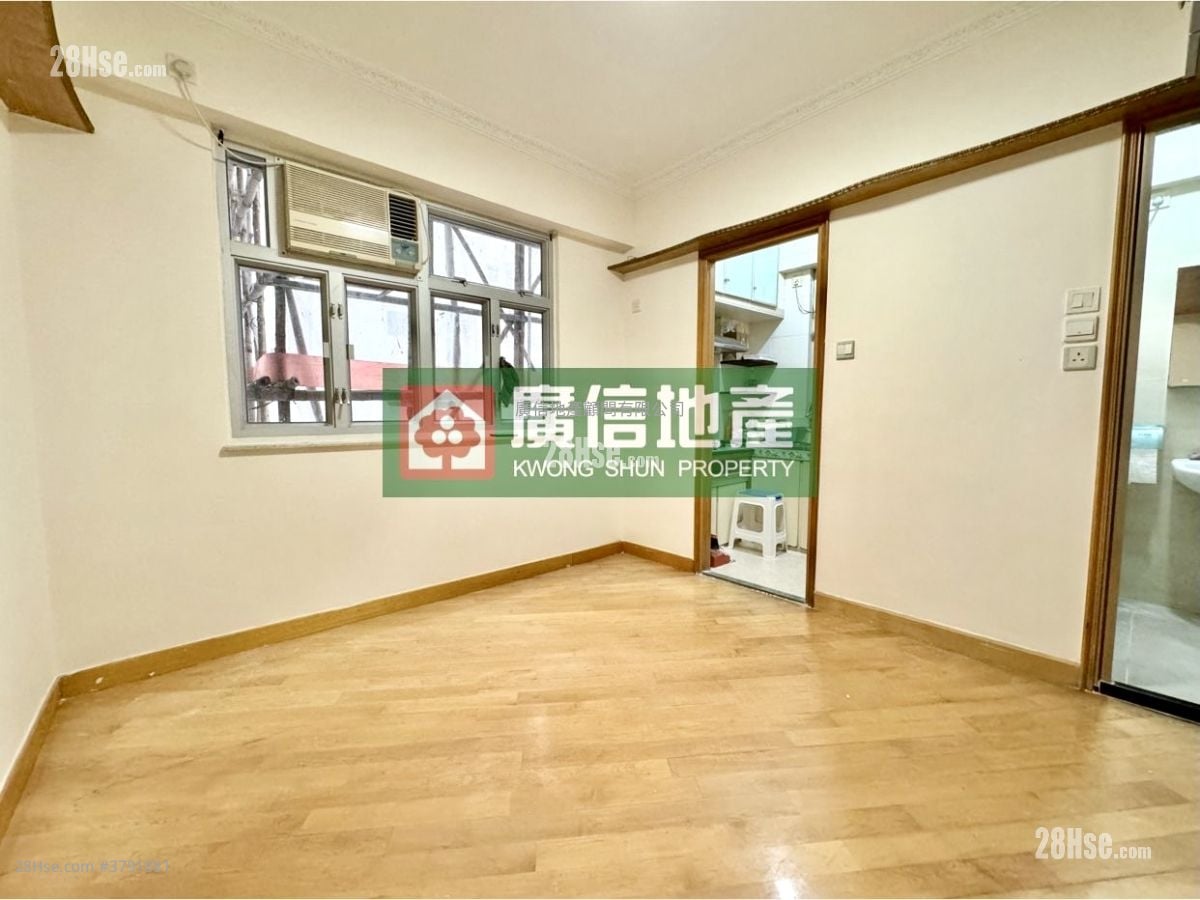 Cheung Fu Mansion Sell 2 Bedrooms , 1 Bathroom 321 ft²