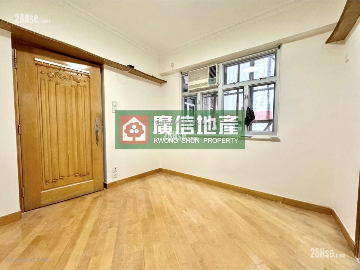 Cheung Fu Mansion Sell 2 Bedrooms , 1 Bathroom 321 ft²
