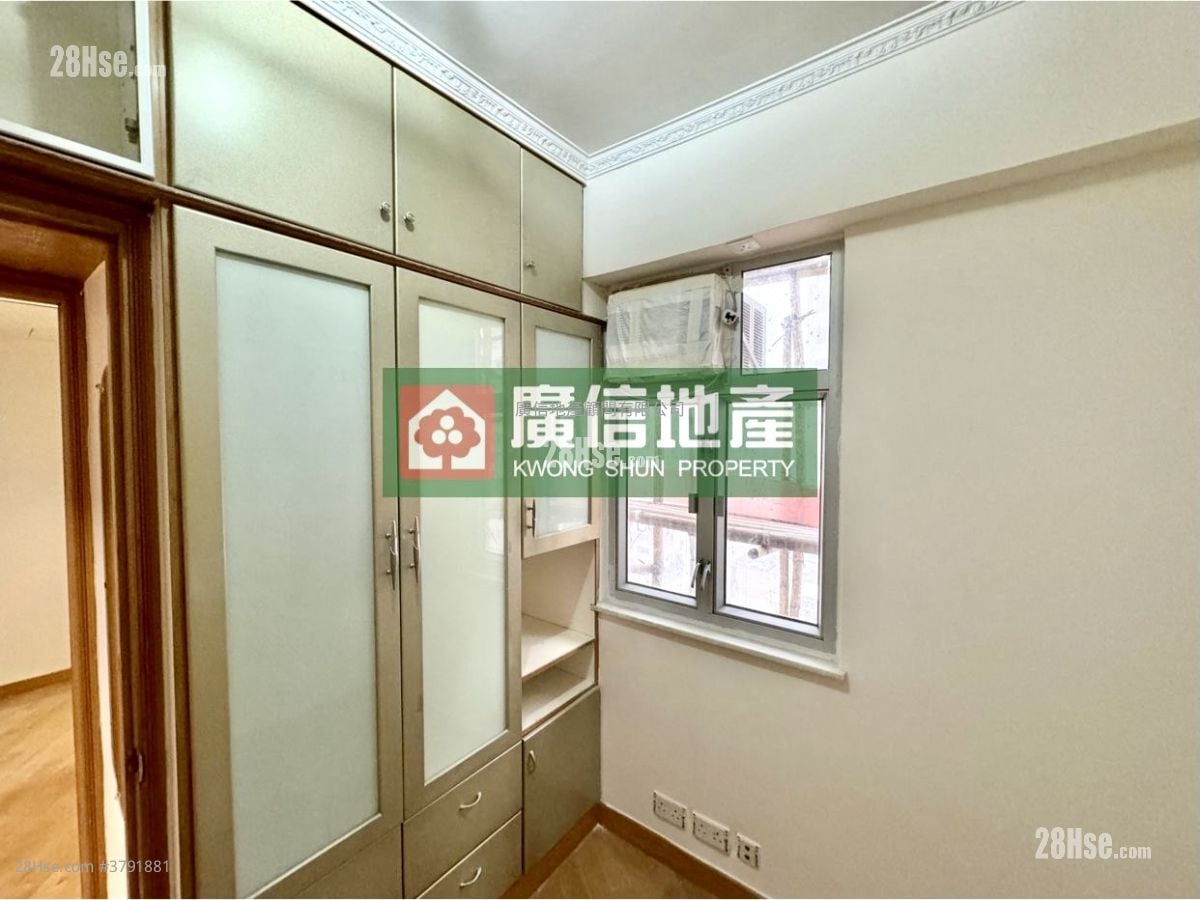 Cheung Fu Mansion Sell 2 Bedrooms , 1 Bathroom 321 ft²