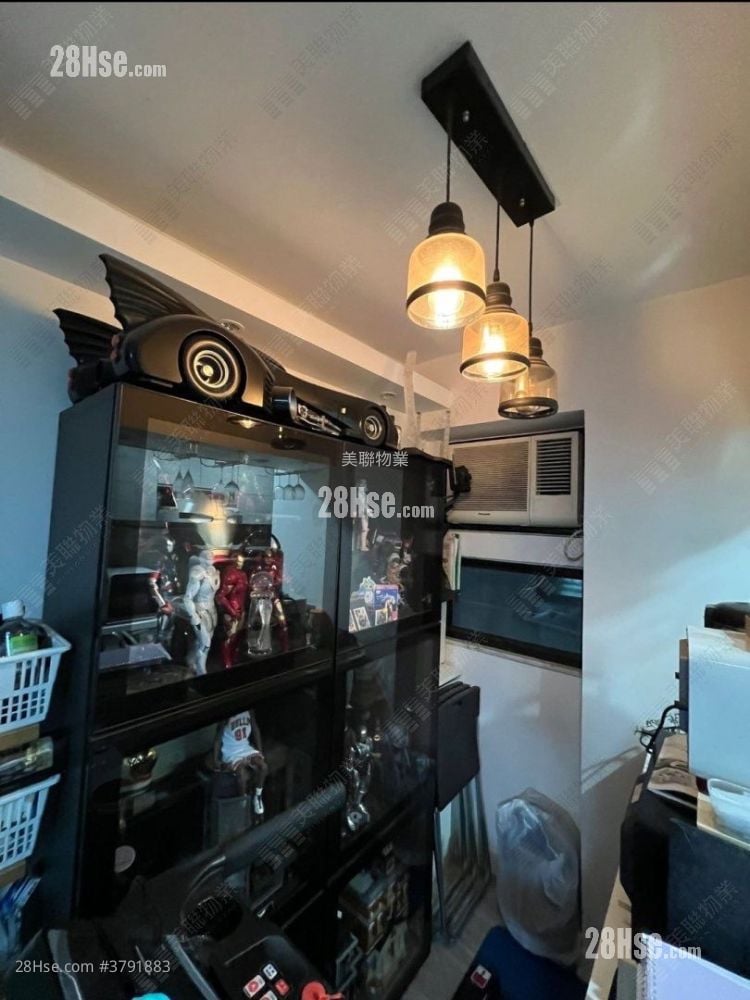 Tai Hing Gardens Sell 2 Bedrooms 428 ft²