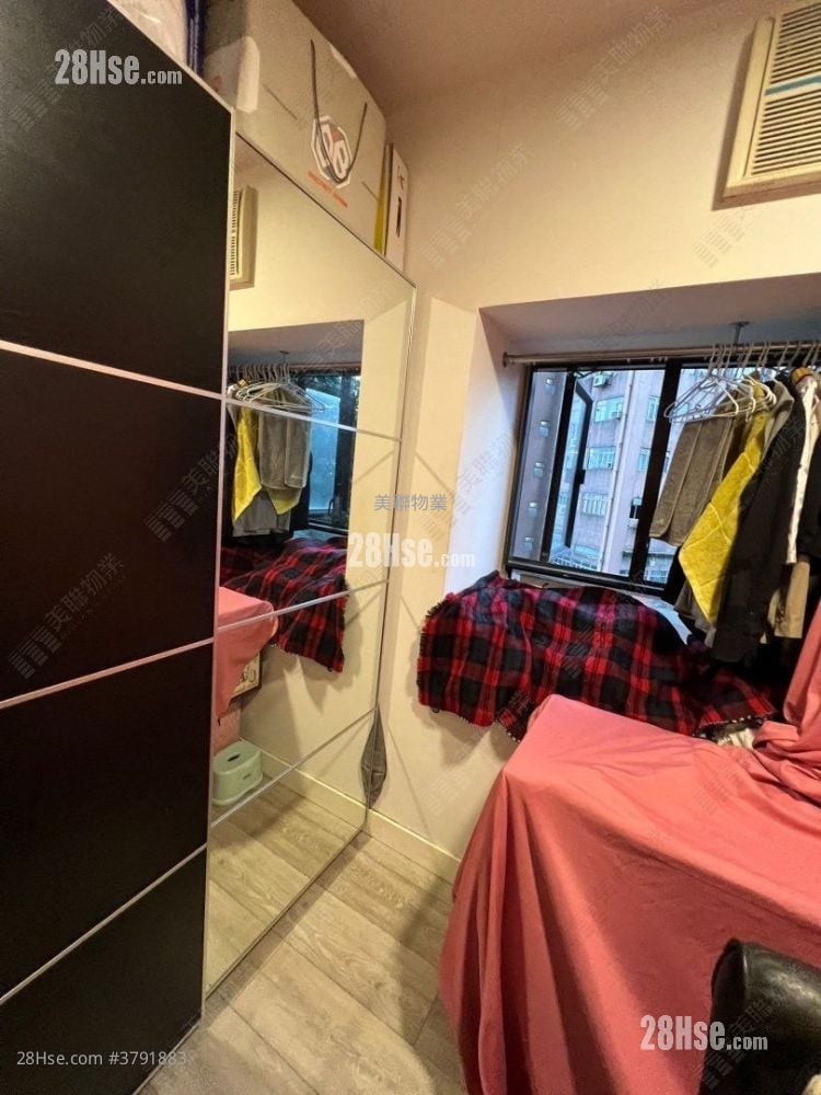 Tai Hing Gardens Sell 2 Bedrooms 428 ft²