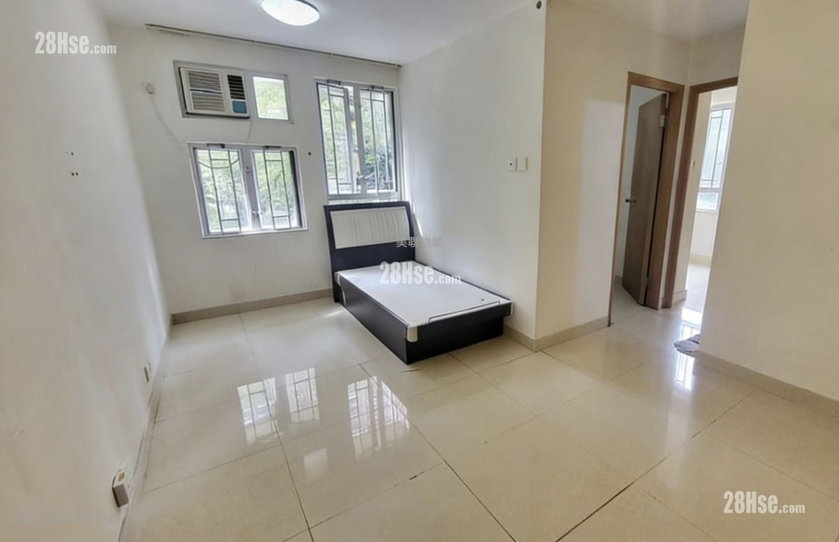Siu Hong Court Sell 2 Bedrooms 438 ft²