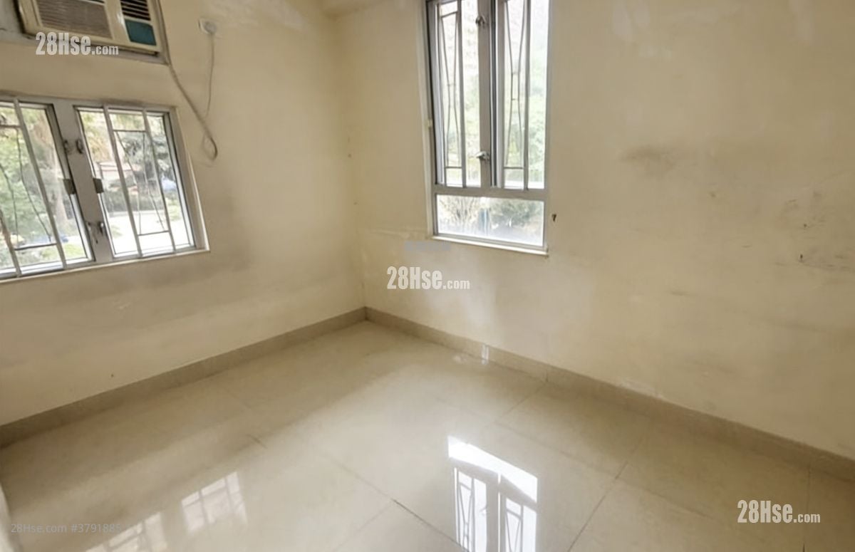 Siu Hong Court Sell 2 Bedrooms 438 ft²