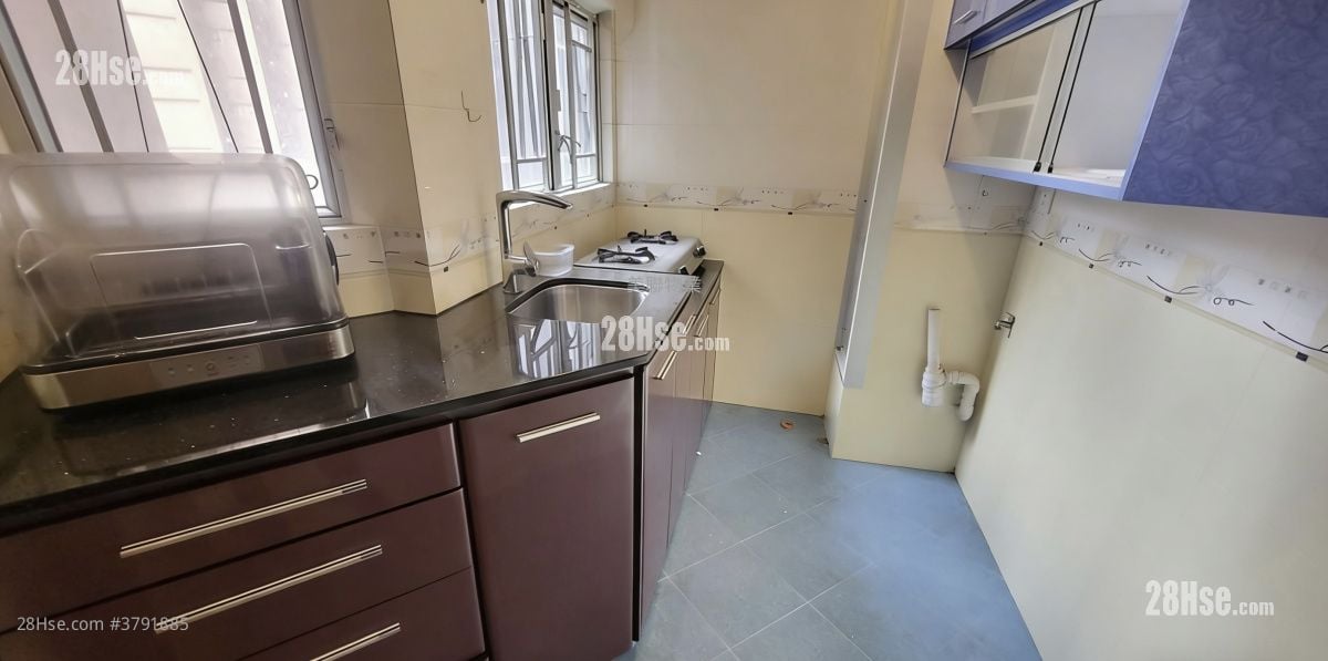 Siu Hong Court Sell 2 Bedrooms 438 ft²