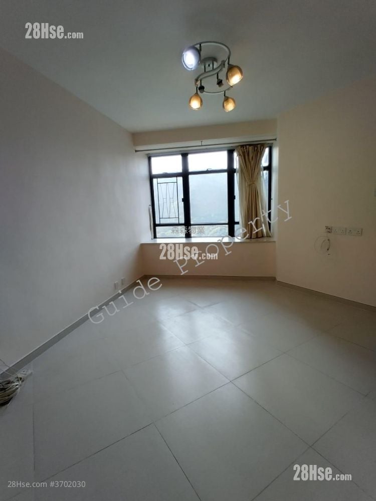 Kornhill Sell 4 Bedrooms , 1 Bathroom 594 ft²