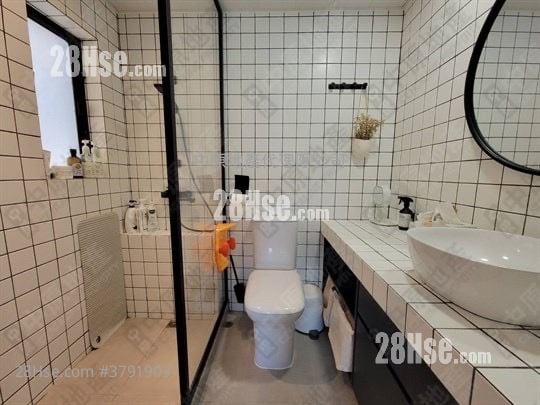 Coastal Skyline Sell 2 Bedrooms , 1 Bathroom 561 ft²