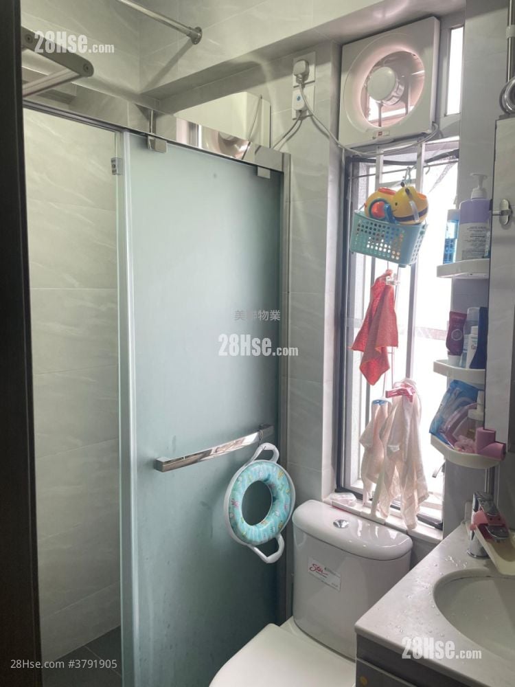 Cheong Wai Mansion Sell 2 Bedrooms , 1 Bathroom 459 ft²