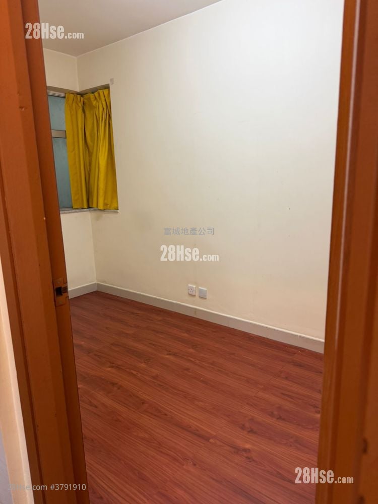 村屋 租盘 2 房 , 1 浴室 600 平方尺