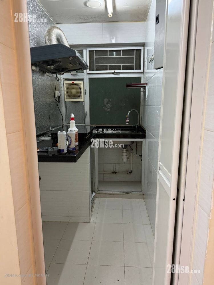 村屋 租盘 2 房 , 1 浴室 600 平方尺