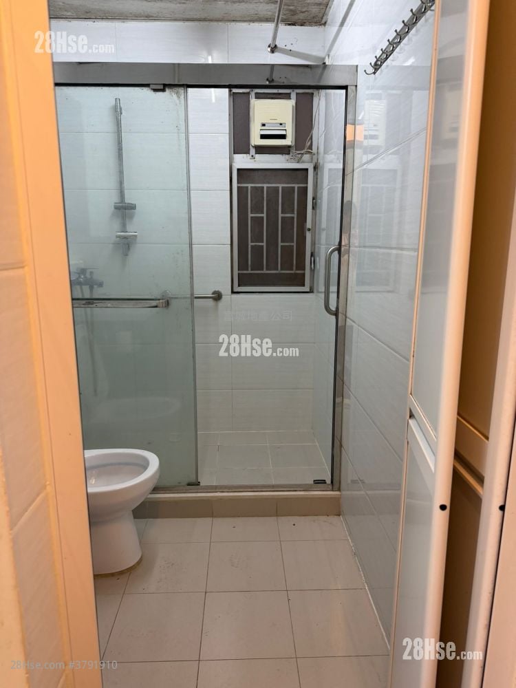 村屋 租盘 2 房 , 1 浴室 600 平方尺