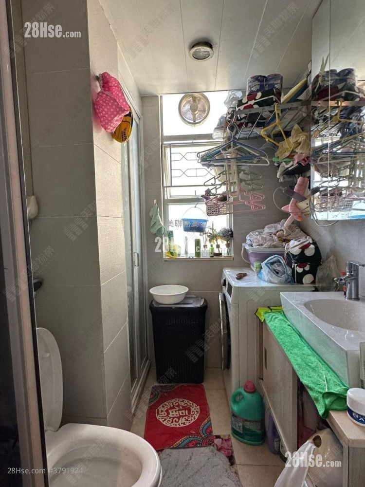 怡峰苑 售盘 3 房 , 1 浴室 559 平方尺