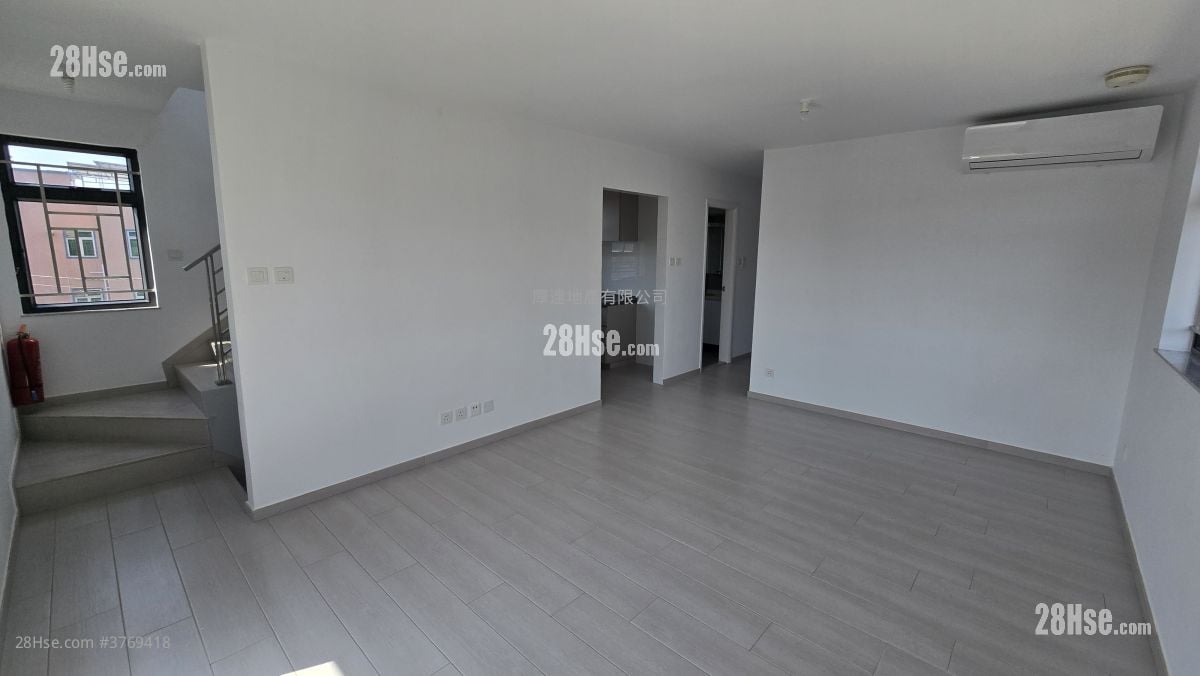 Village Rental 3 Bedrooms , 2 Bathrooms 700 ft²