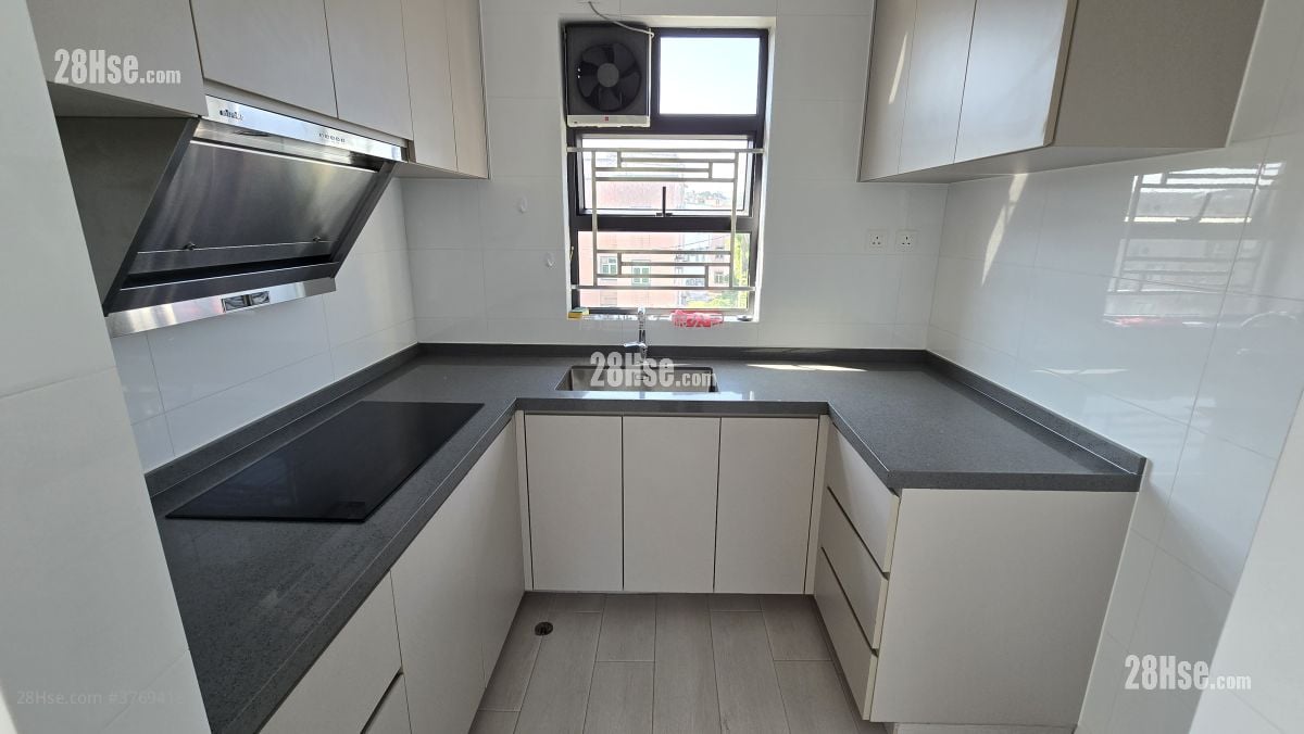 Village Rental 3 Bedrooms , 2 Bathrooms 700 ft²