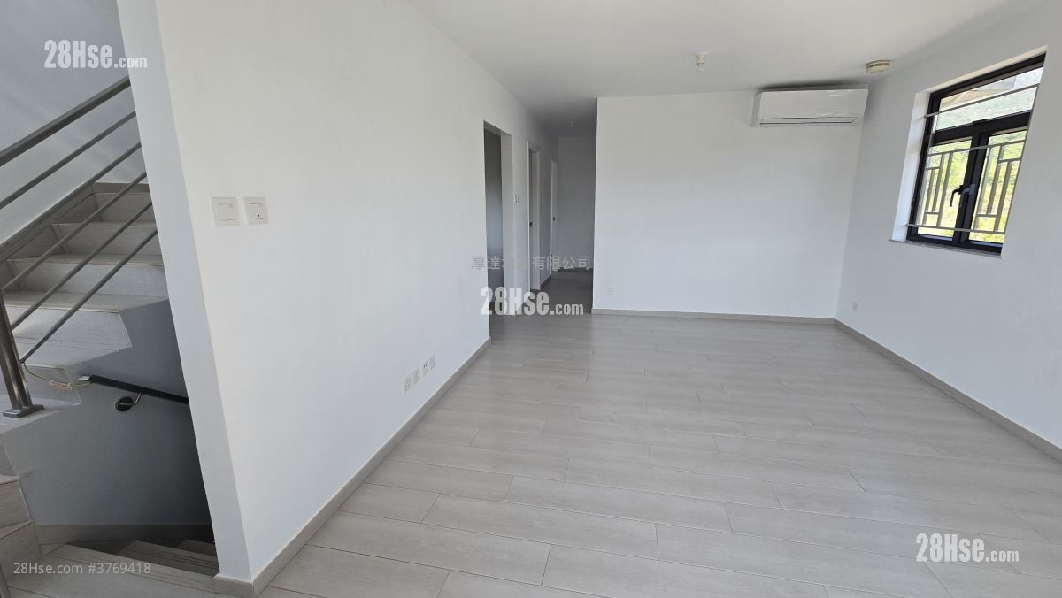 Village Rental 3 Bedrooms , 2 Bathrooms 700 ft²