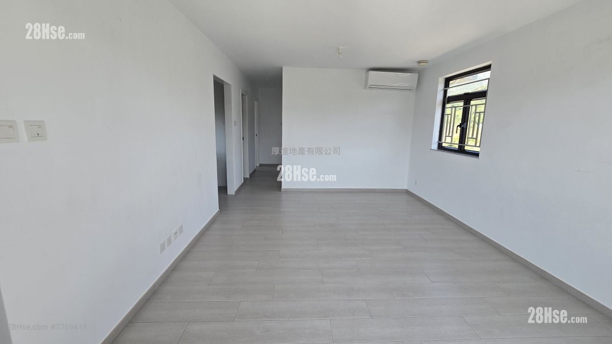 Village Rental 3 Bedrooms , 2 Bathrooms 700 ft²