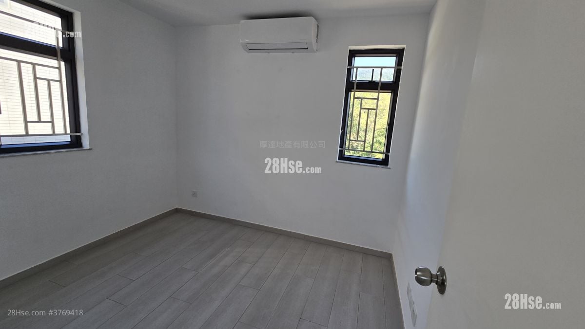 Village Rental 3 Bedrooms , 2 Bathrooms 700 ft²