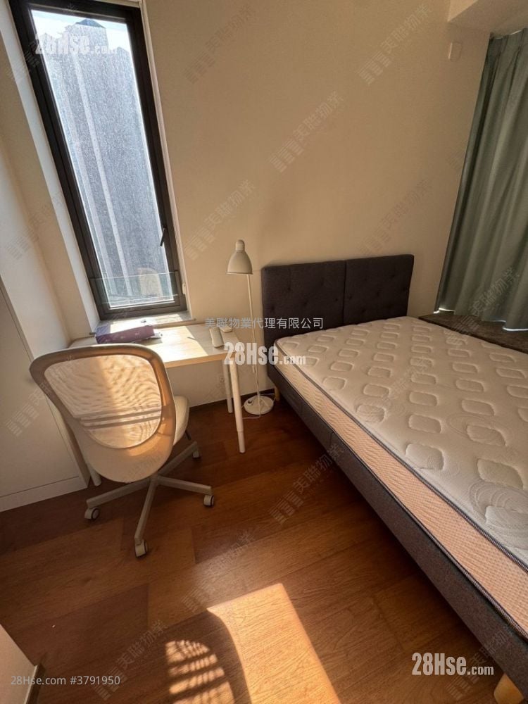 Maya Sell 3 Bedrooms 795 ft²