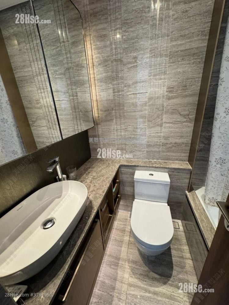 Maya Sell 3 Bedrooms 795 ft²