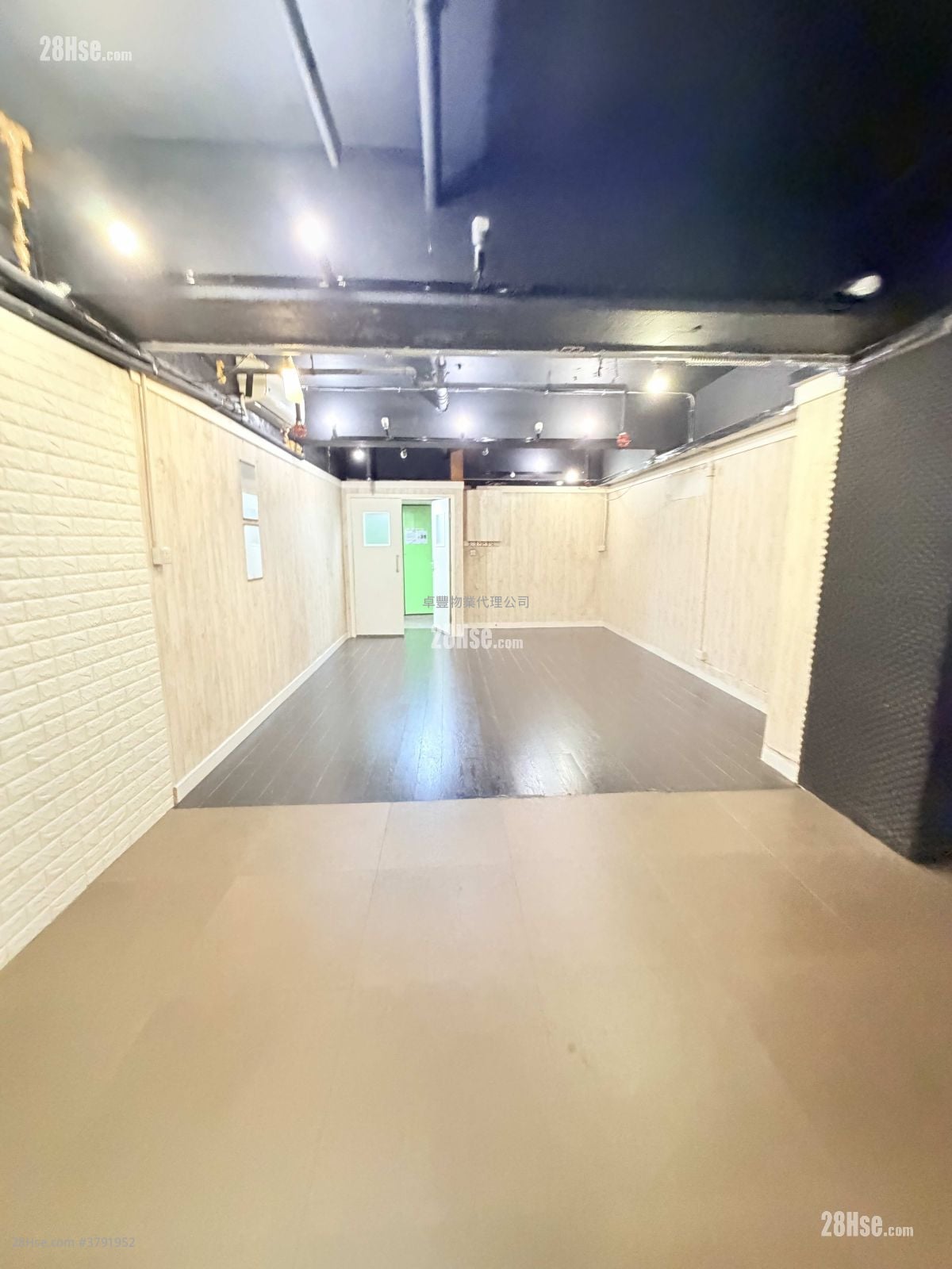 香港工业中心 租盘 开放式间隔 , 1 厕所 656 平方尺