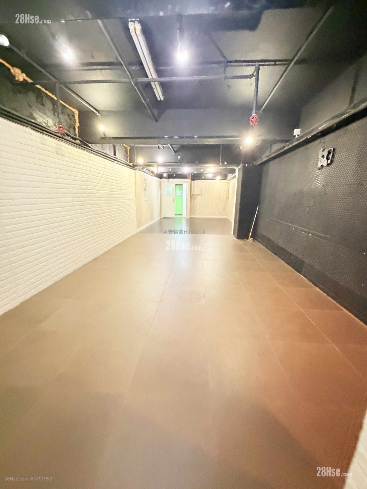 香港工业中心 租盘 开放式间隔 , 1 厕所 656 平方尺