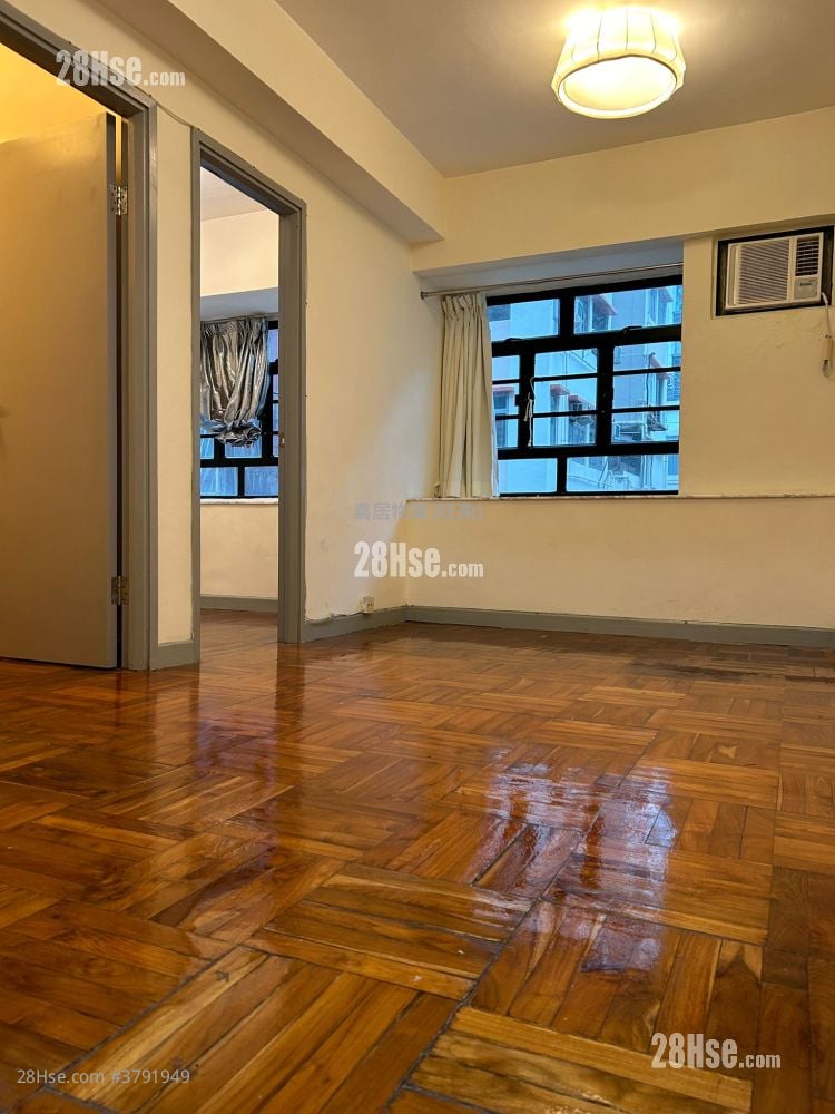 Kin Fung Court Rental 2 Bedrooms , 1 Bathroom 370 ft²