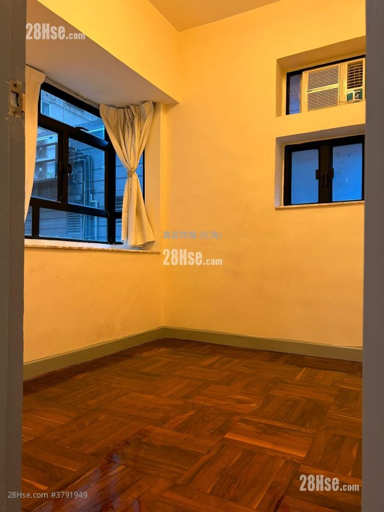 Kin Fung Court Rental 2 Bedrooms , 1 Bathroom 370 ft²