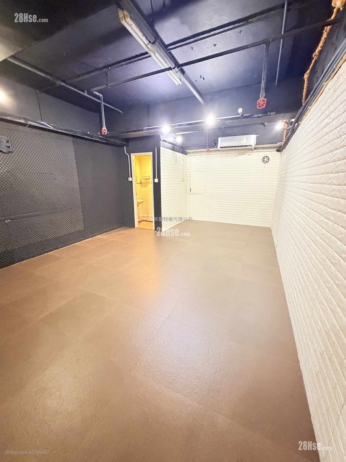 香港工业中心 租盘 开放式间隔 , 1 厕所 656 平方尺