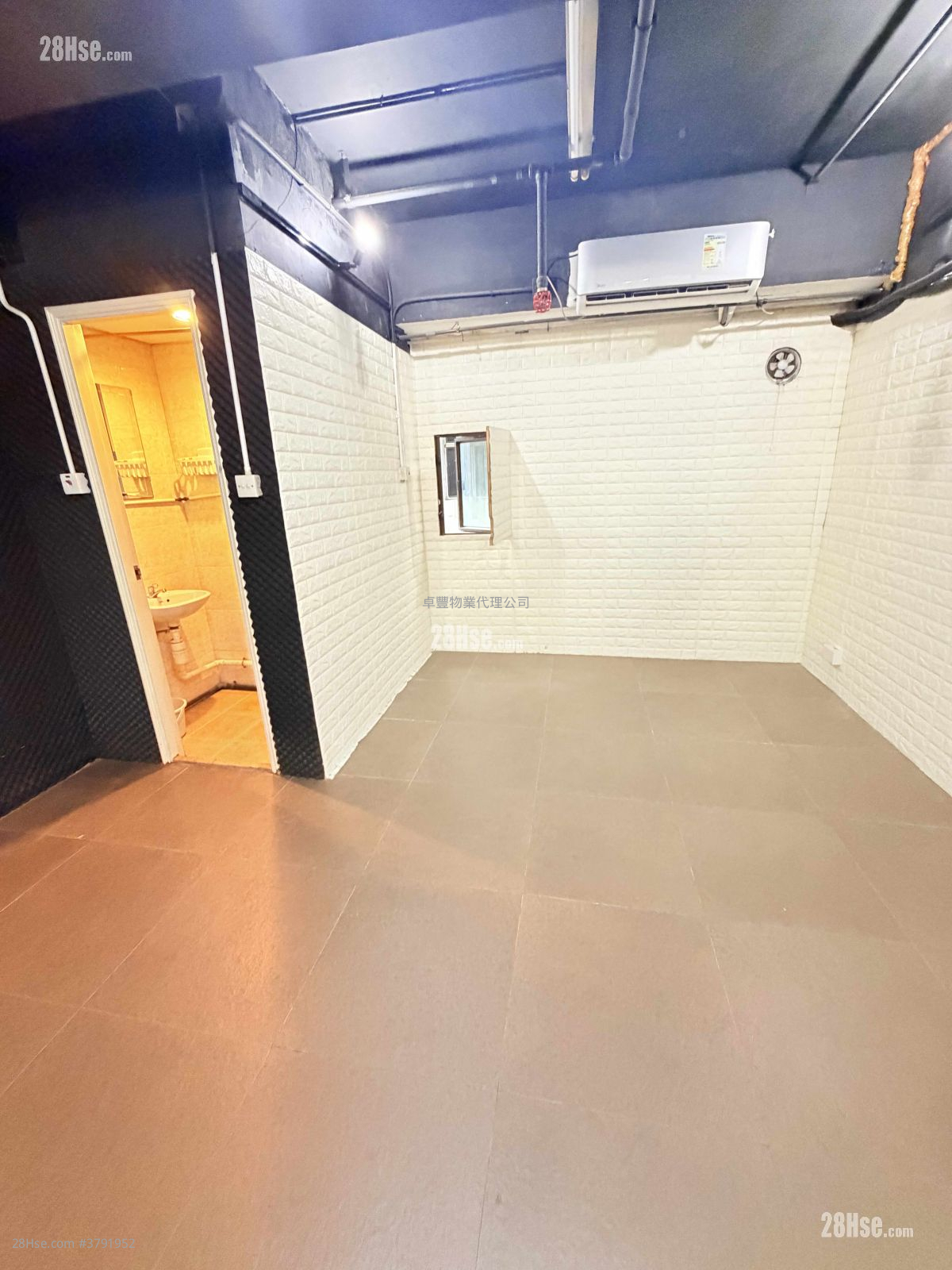 香港工业中心 租盘 开放式间隔 , 1 厕所 656 平方尺