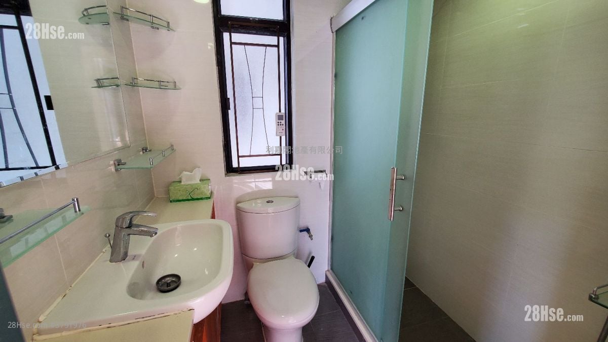 康怡花园 售盘 3 房 , 1 浴室 594 平方尺