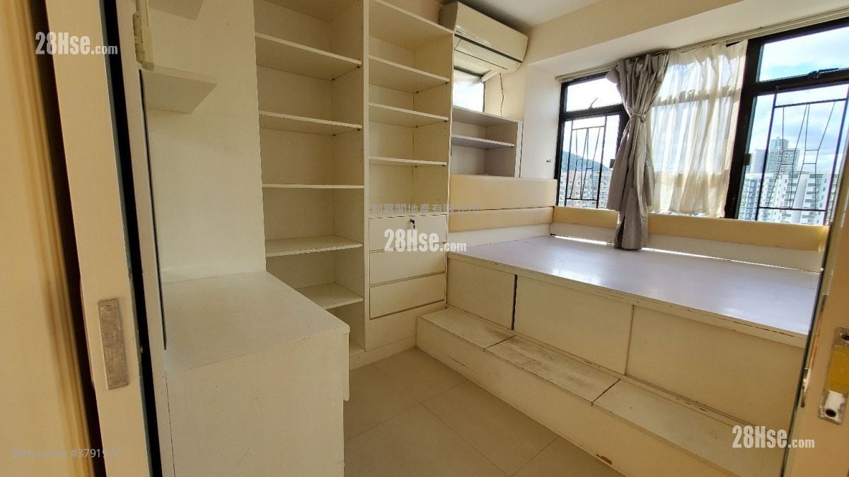 康怡花园 售盘 3 房 , 1 浴室 594 平方尺