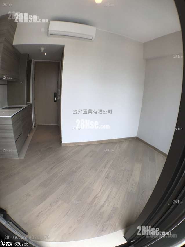 Axis Sell Studio , 1 Bathroom 212 ft²