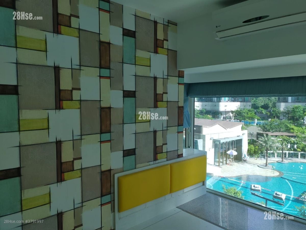 master room: 主人房地台床