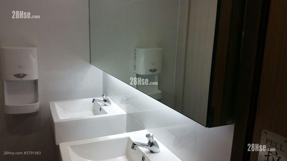 东祥工厂大厦 租盘 140 平方尺