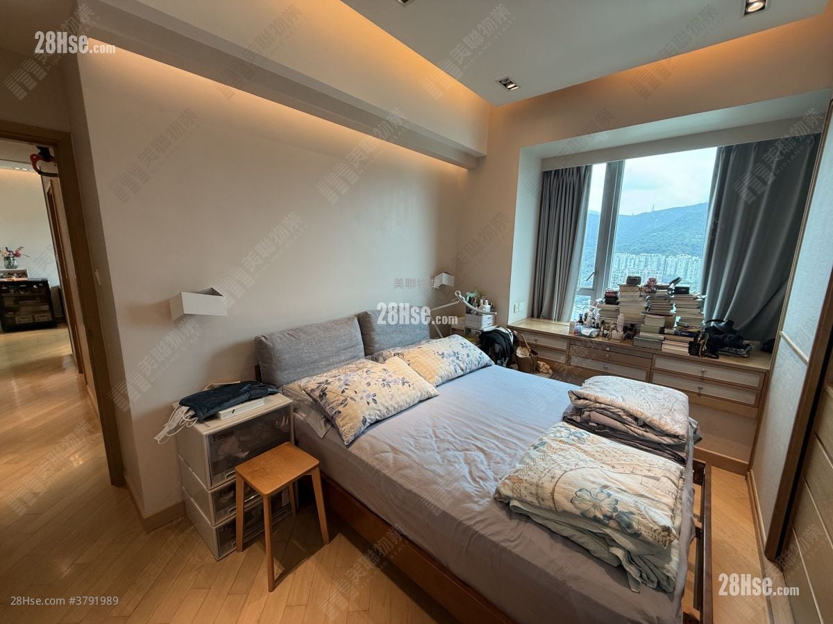 溱岸8号 售盘 3 房 , 2 浴室 1,018 平方尺