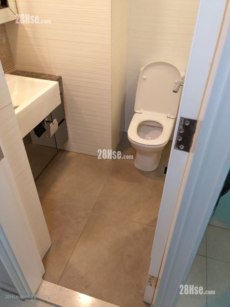 bathroom: The Beaumount Rental 2 Bedrooms , 1 Bathroom 498 ft²
