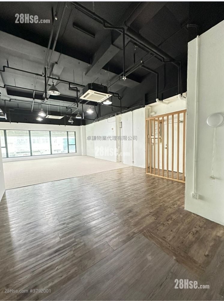 Jolly Garden Rental 977 ft²